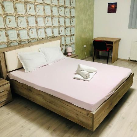 Central Park - Big Apartment - 3 Rooms - Free Parking T5 Timisoara Ngoại thất bức ảnh