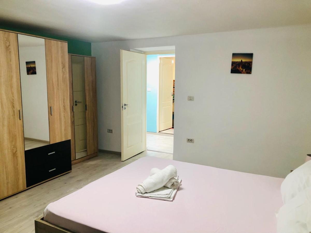 Central Park - Big Apartment - 3 Rooms - Free Parking T5 Timisoara Ngoại thất bức ảnh